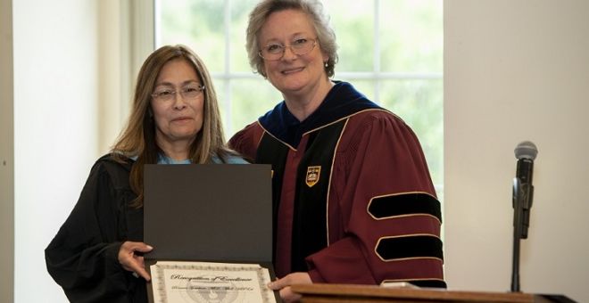 Blog - Roxane Gardner receives Outstanding Alumni Award at IHP